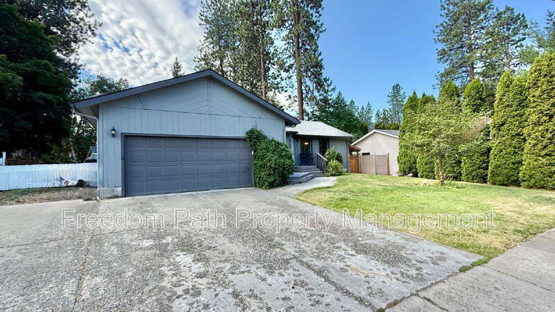 Foto principal - 3398 E 1st Ave