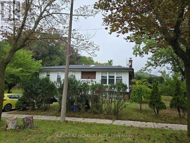Building Photo - 125 Weir Crescent