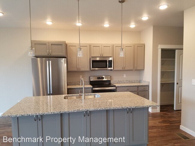 Building Photo - 2 br, 2.5 bath House - 920 Cassandra Lane ...