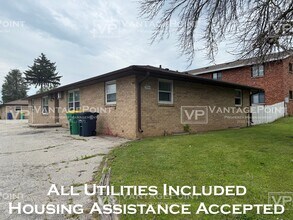 Building Photo - 2241 Imperial Ln