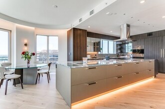 Building Photo - 3401 Lee Pkwy