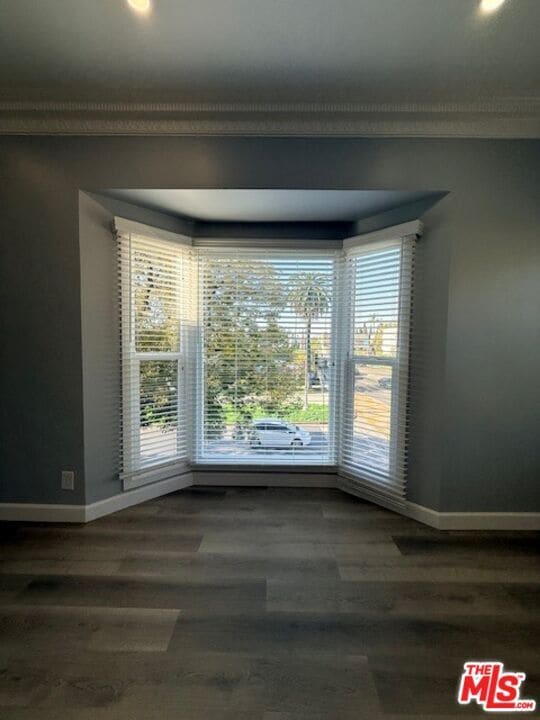 Building Photo - 2830 W 3rd St