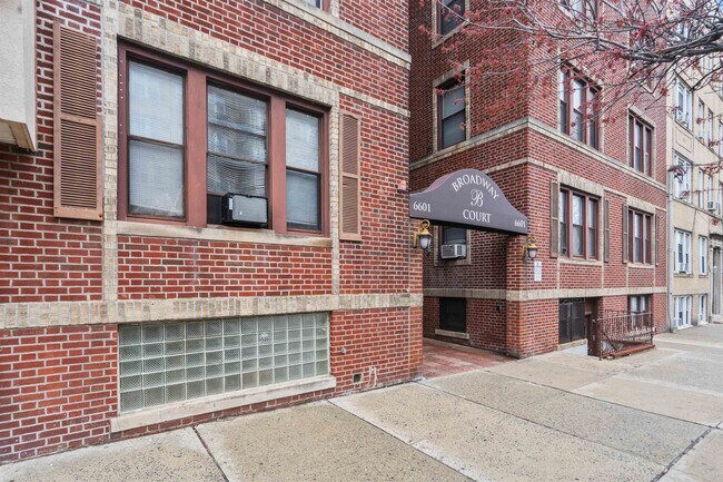 Foto del edificio - 6601 Broadway