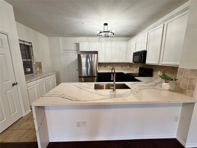 Foto del edificio - 6000 Lost Valley Dr