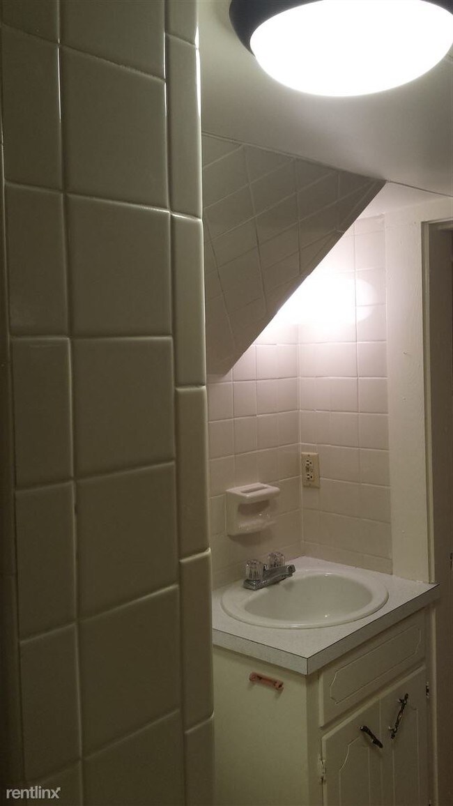 Building Photo - 20 Gibbes Ct