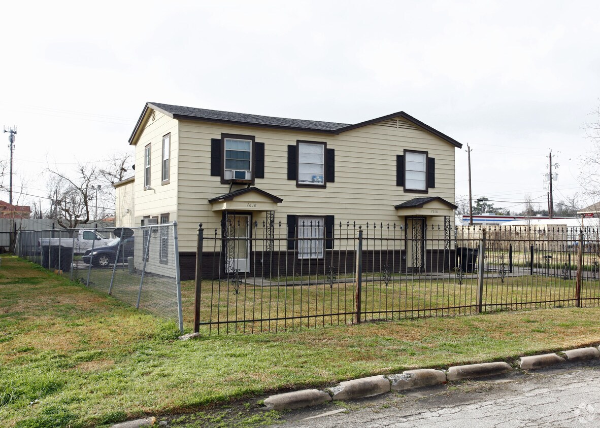 Building Photo - 7614 Grahamcrest Dr