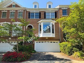 Building Photo - 3091 McKinnon Way