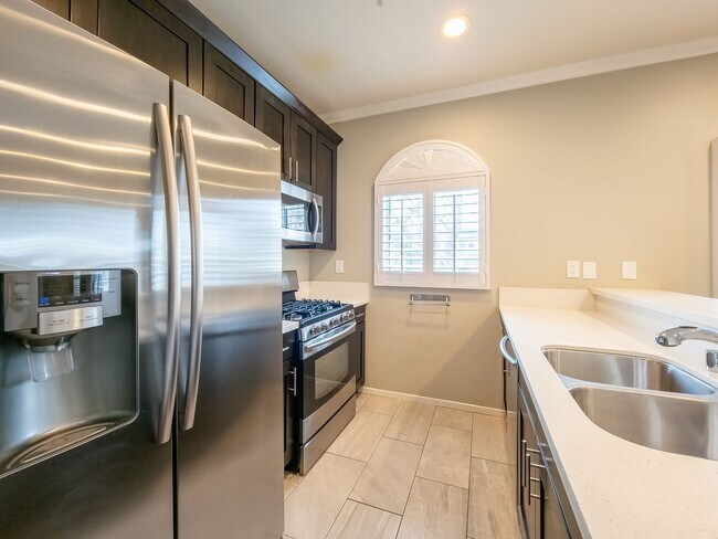 Foto del edificio - Luxury Living in Toluca Lake! OPEN HOUSE JUNE 6TH, 2026 from 11:AM to 12:30 PM