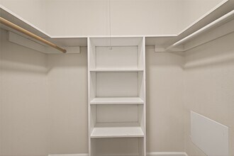 Building Photo - 7714 Renwick Dr