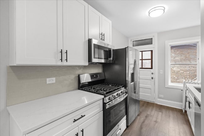 Photo - 6430 N Richmond St Apartment