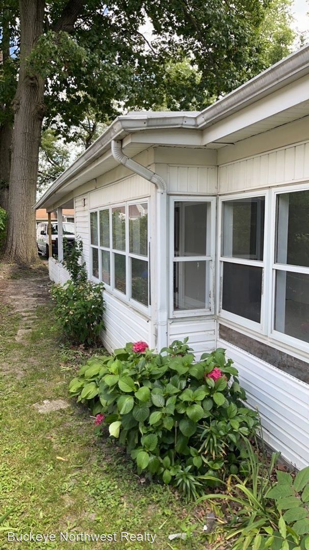 4 br, 1.5 bath House 1036 Metcalf Rd House Rental in Toledo, OH
