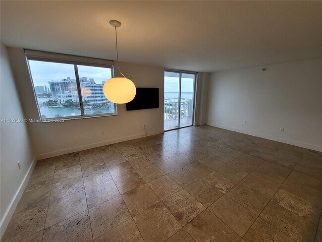 Foto del edificio - 1621 Bay Rd