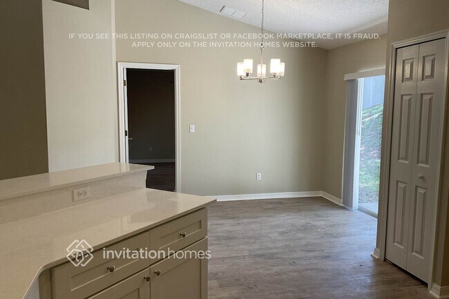 Foto del edificio - 1511 Canopy Oaks Dr