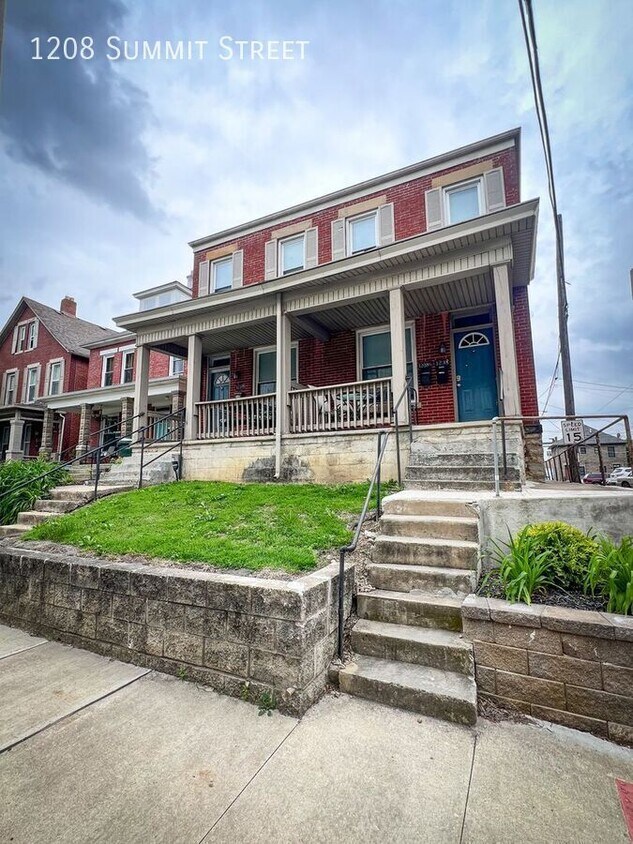 Foto principal - 1208 Summit St