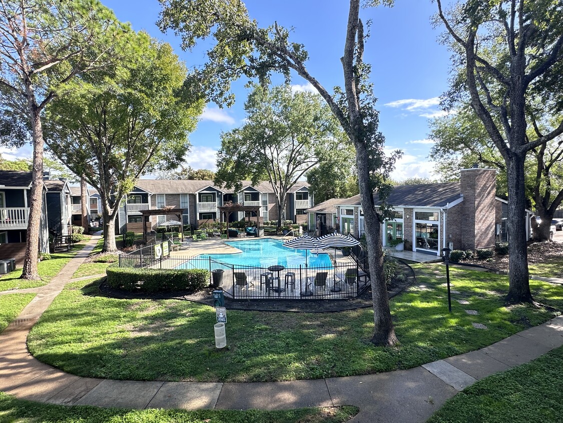 Primary Photo - Vantage Point Apartments