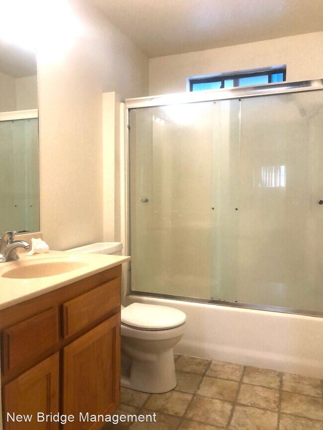Building Photo - 2 br, 1.5 bath House - 1189 East Ave