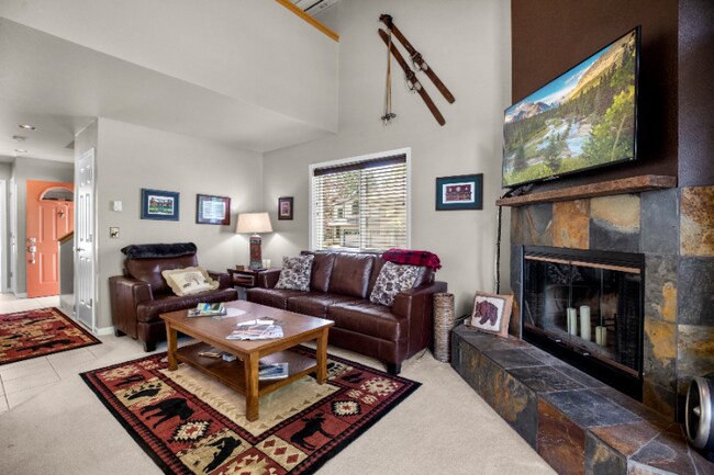 Foto del edificio - 1750 E Lakeshore Dr