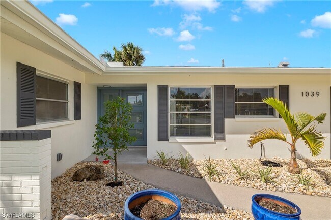 Building Photo - 1039 El Mar Ave