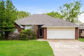 Building Photo - 1008 Brittany Dr
