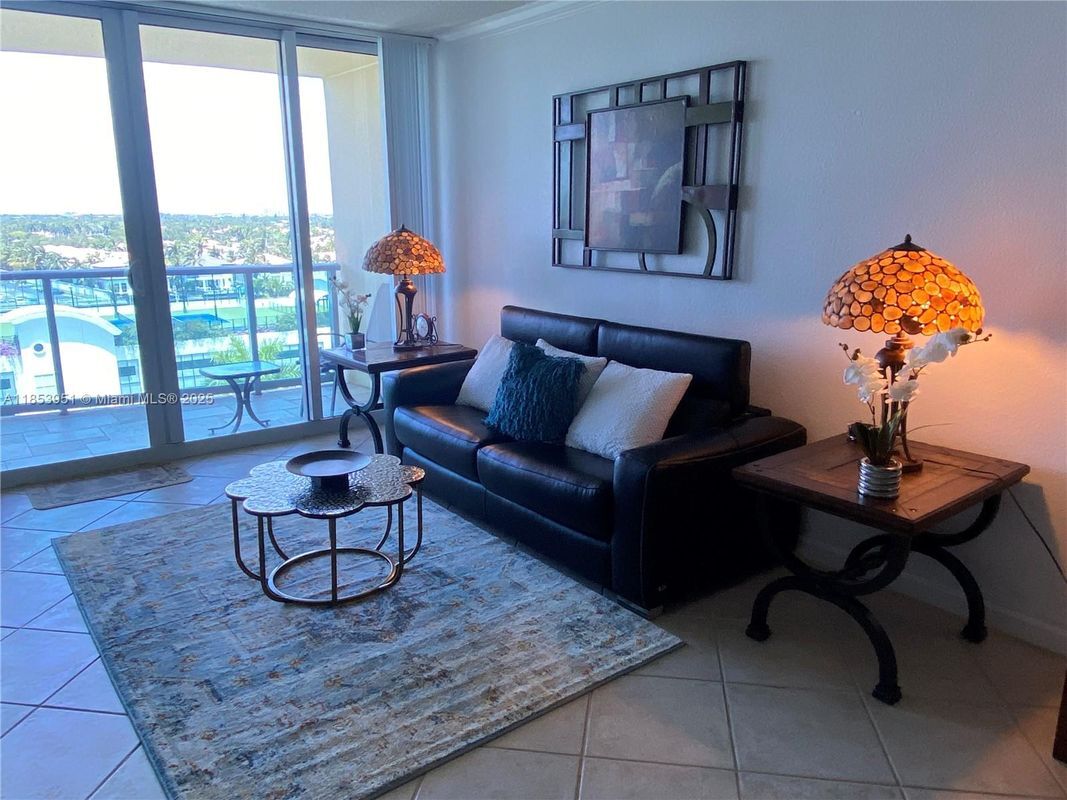 Foto principal - 2501 S Ocean Dr