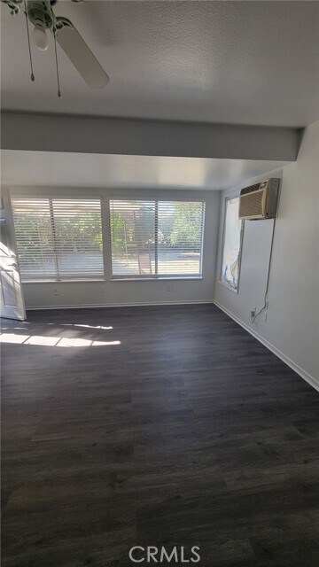 Foto del edificio - 26678 Par Dr