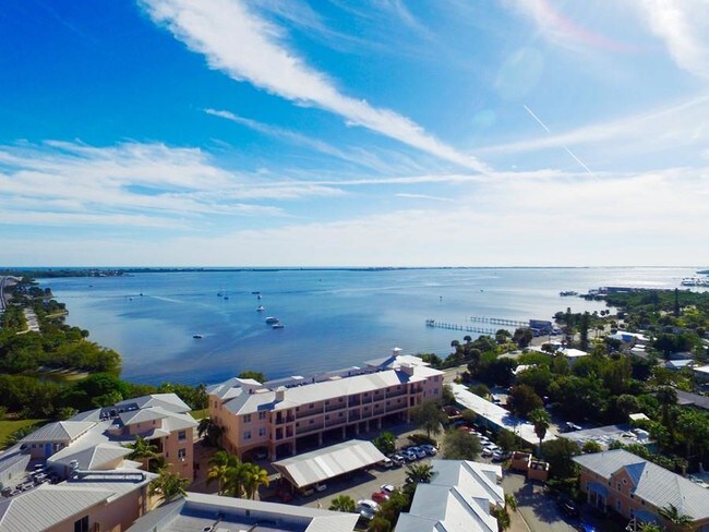 Foto del edificio - 3744 NE Indian River Dr