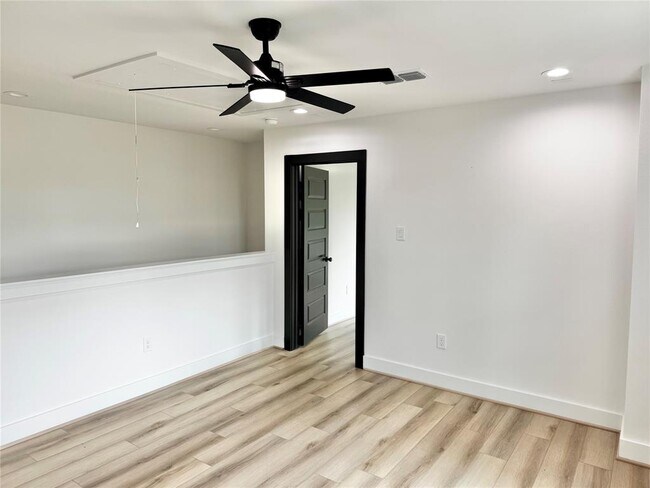Foto del edificio - 2328 Wavell St