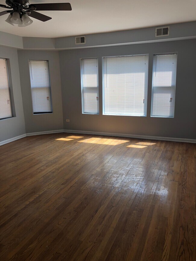 Building Photo - 8000 S Phillips Ave