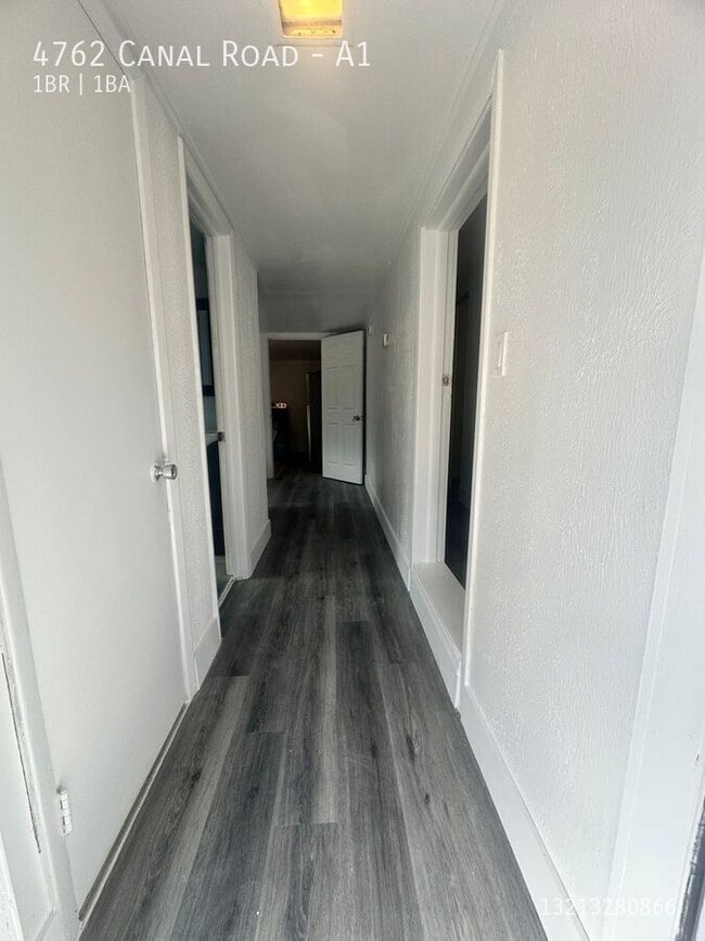 Photo - 4762 Canal Rd Apartment