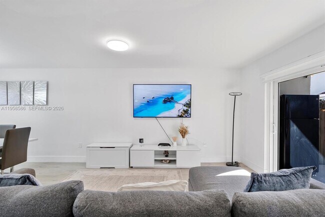 Foto del edificio - 342 NW 114th Ave