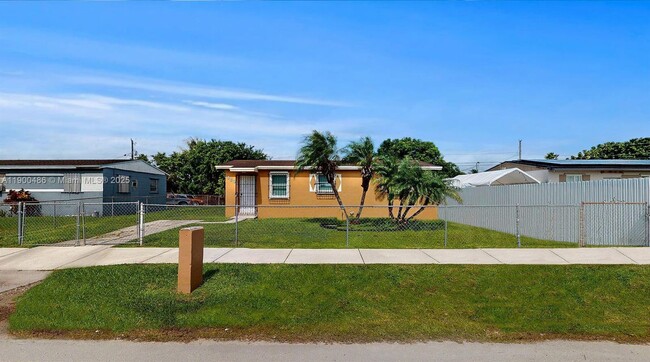 Building Photo - 830 NW 3rd St