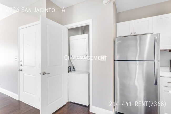 Building Photo - 4926 San Jacinto St