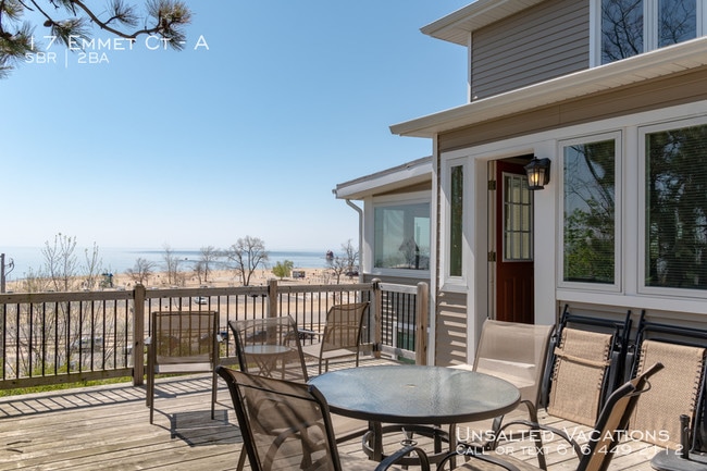 Building Photo - 5 Bedroom home with breathtaking water views