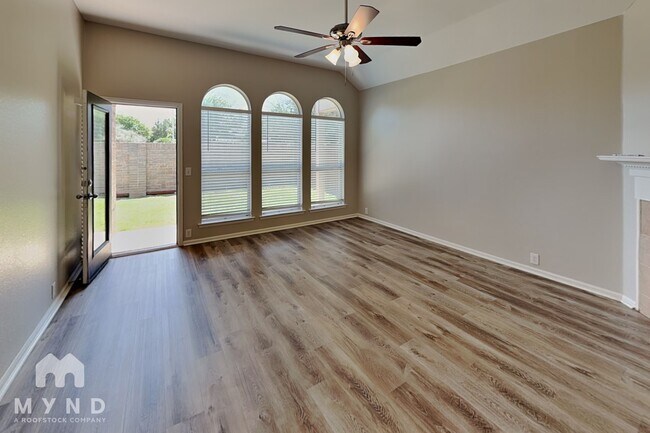 Foto del edificio - 2720 Maple Creek Dr
