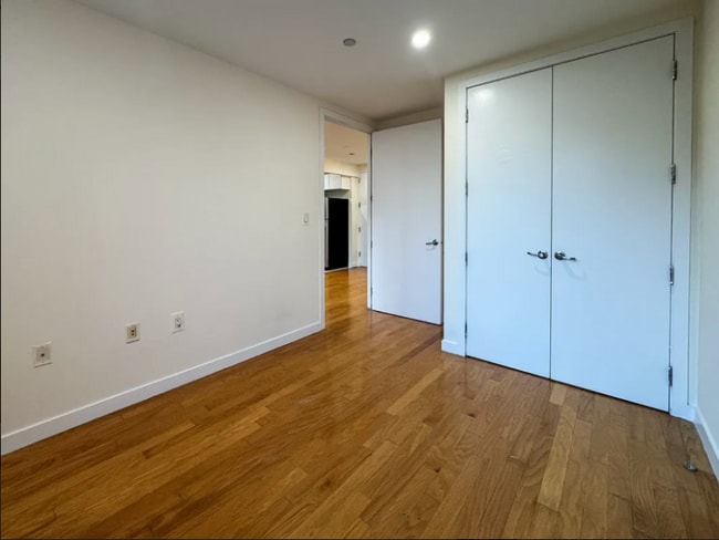 Photo - 924 Metropolitan Ave Apartment