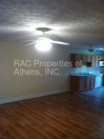 Foto del edificio - 139 Westchester Cir