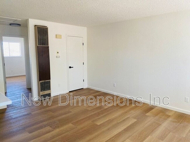 Building Photo - 207 N Broadway St