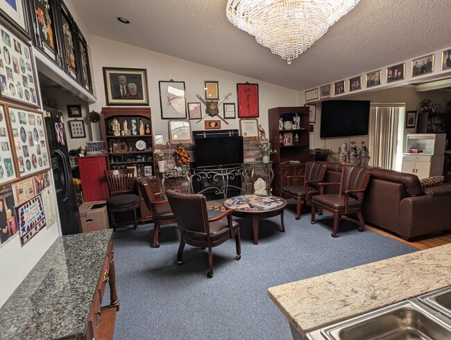Sala de televisión - 1045 Union St