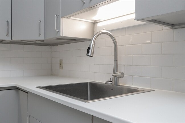 Building Photo - 61 Washington Rd