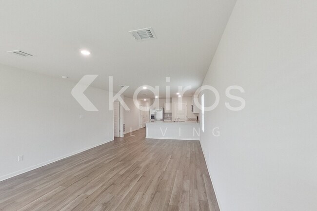 Foto del edificio - 14250 Ruffian Ave