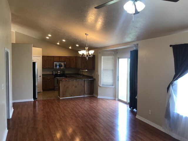 Foto del edificio - 3 Bed / 2 Bath Single Family Home in Saratoga Springs