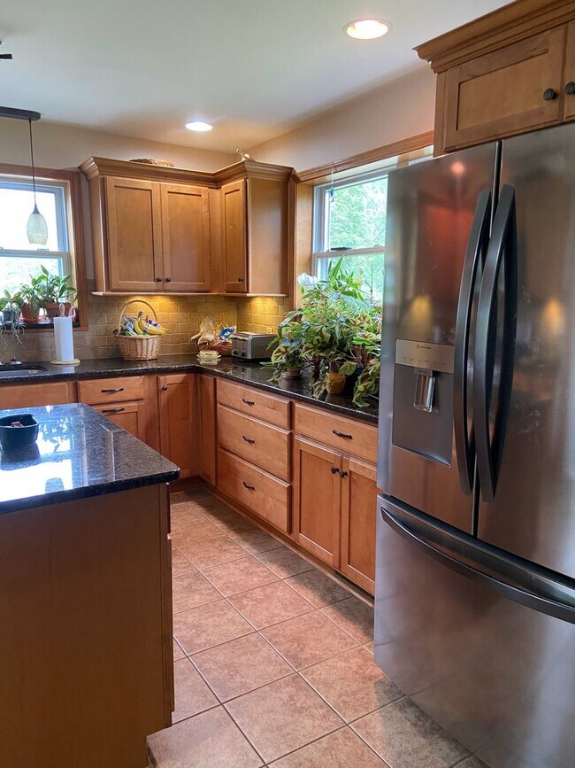 Foto del edificio - Beautiful 3 Bedroom / 2 Bathroom Home – Marion, VA – $1,600/Month