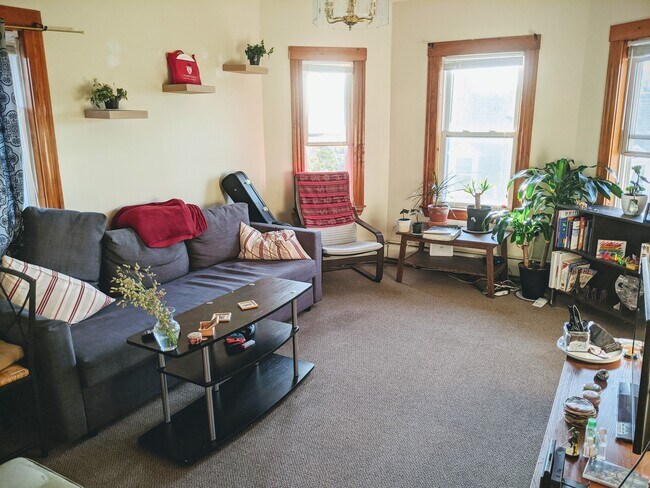 Building Photo - 63 Marshfield St