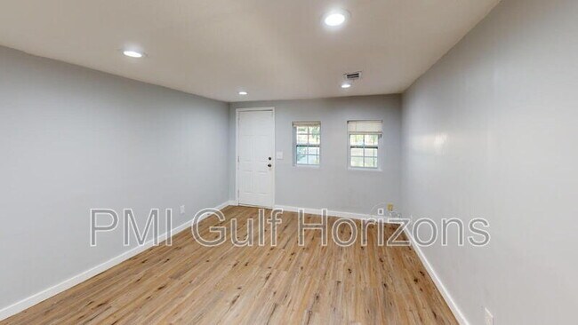 Building Photo - 635 Colbert Ave