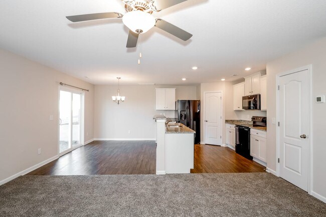 Building Photo - 2240 Latimer Ln