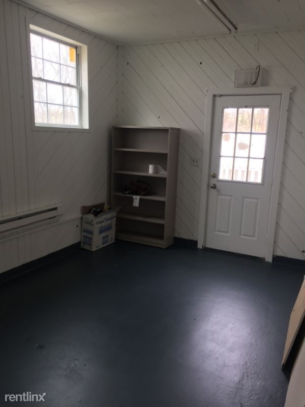 Building Photo - Studio, 2 bath Apartment - 68 Mill Plain Rd