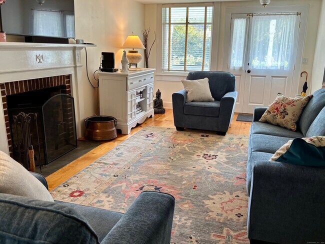 Foto del edificio - 63 Kings Hwy N