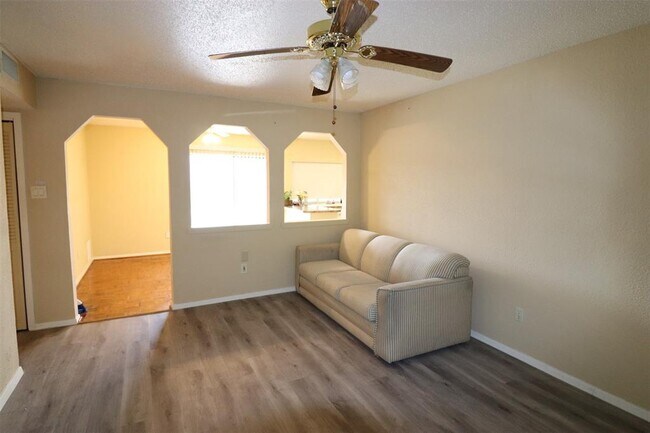 Building Photo - 1734 Meridian Way
