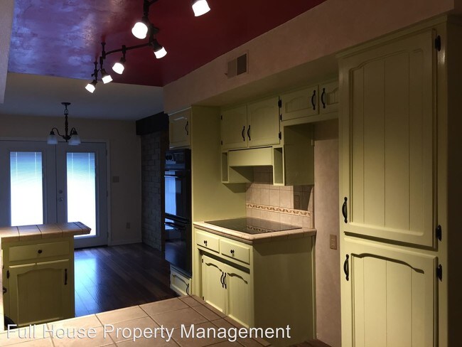 Foto del edificio - 3 br, 2 bath House - 700 W. Fairhaven