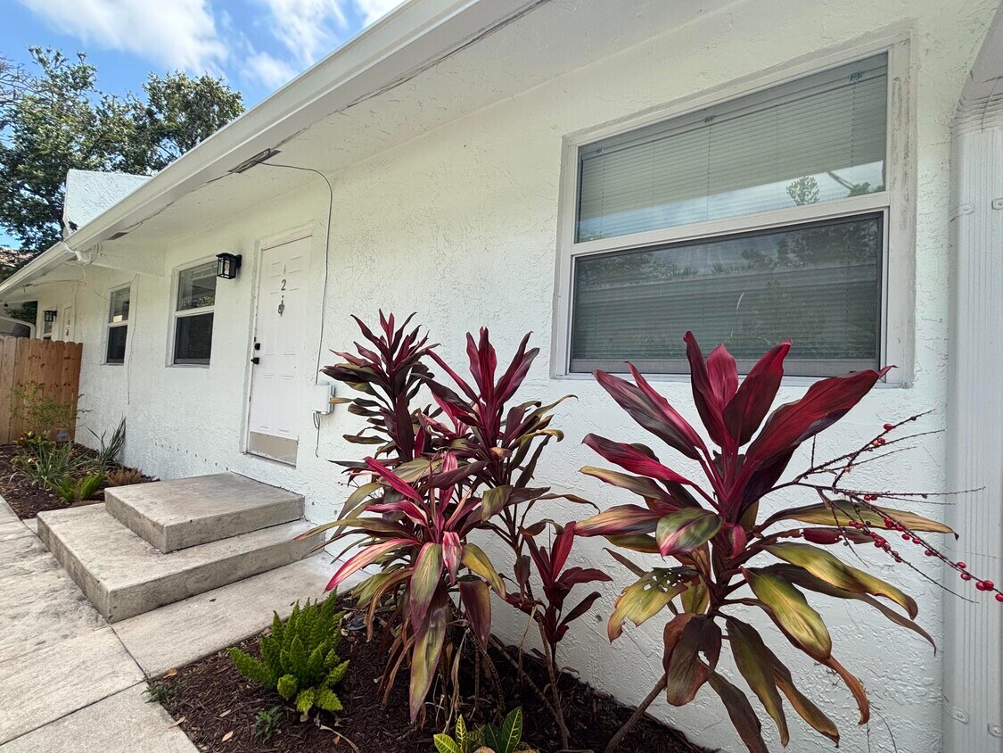 Foto principal - 880 SE 12th St